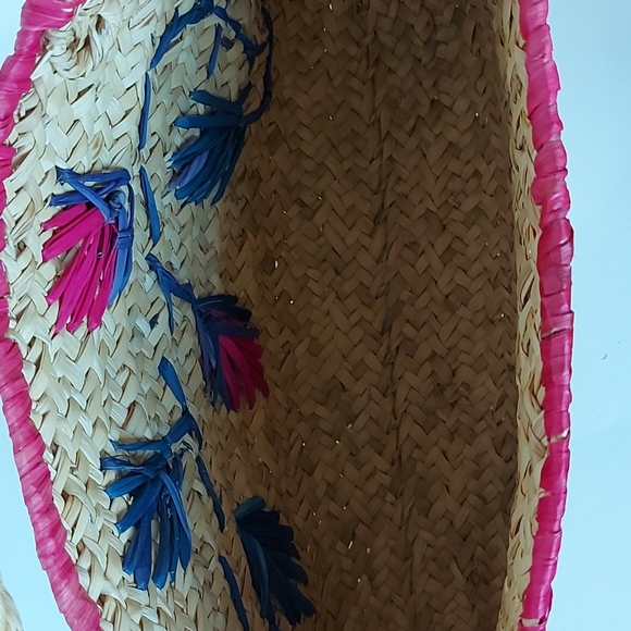 Straw Shoulder Bag - Picture 3 of 11